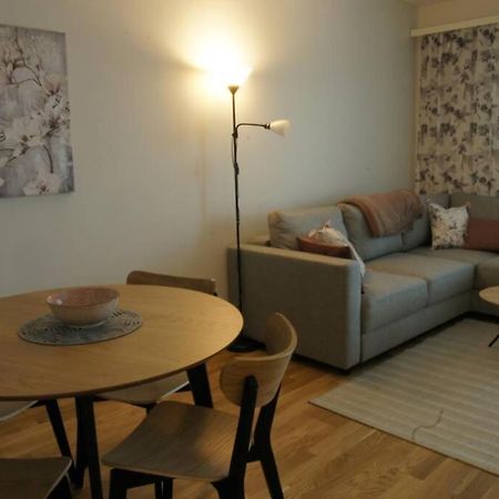 Апартаменты Keskustan Kaksio 45 M2 Autopaikalla, Rautatienkatu 19, 9 Krs Оулу Экстерьер фото