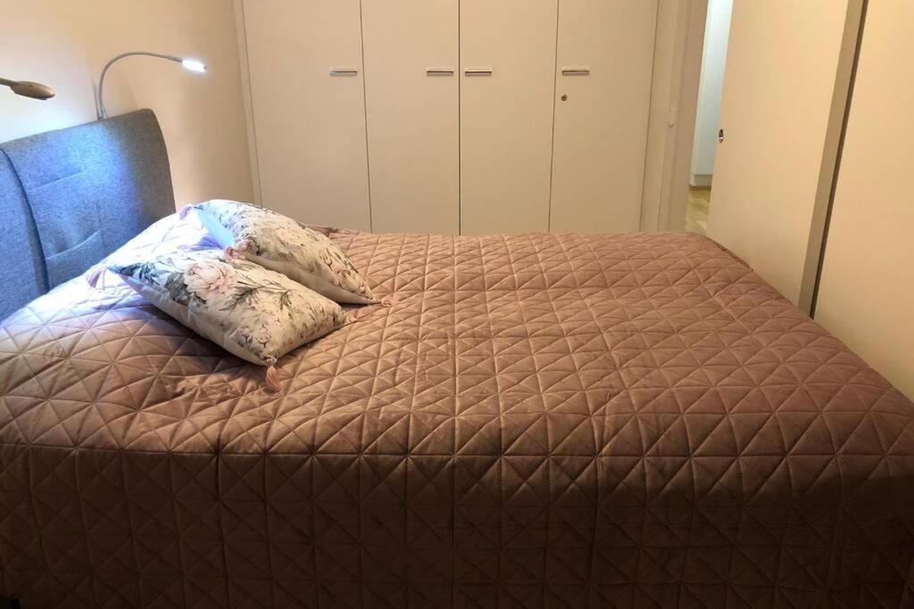 Апартаменты Keskustan Kaksio 45 M2 Autopaikalla, Rautatienkatu 19, 9 Krs Оулу Экстерьер фото